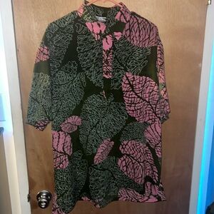 Manuhealii L Green/ Pink Pullover